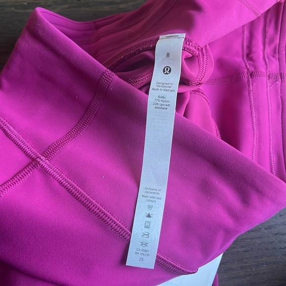 Lululemon Invigorate HR Tight 25” (8) - Picture 4 of 5